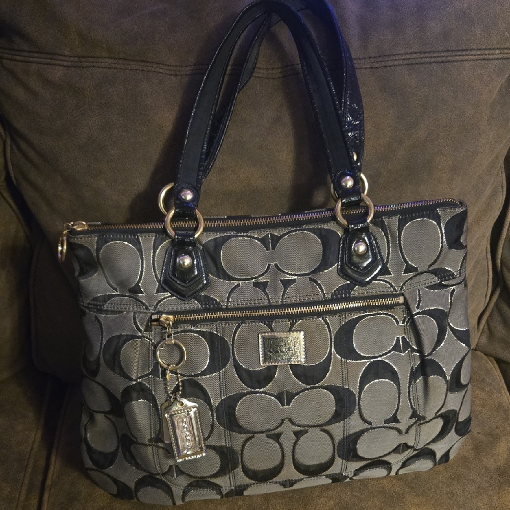 Coach Black Gray Sequined Tote W/Iconic Pattern & Matching Zippered Coin Bag